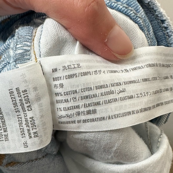 Abercrombie & Fitch Ultra High Rise 90s Straight Jean Lightwash Size 31 - Picture 8 of 10